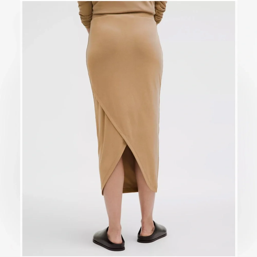 NWT Lululemon Drapey Softsreme Column Midi Skirt on Filbert Tan - Picture 2 of 8